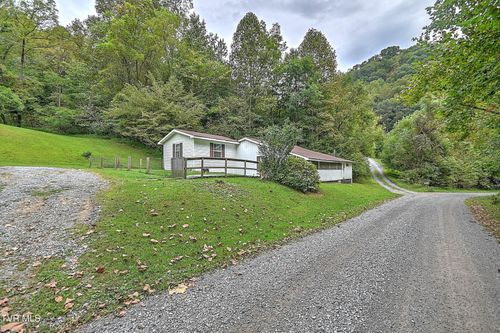 553 N Mill Hollow Rd, Castlewood, VA, 24224-5731 | Card Image