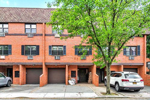 3-fl-220-30 64th Ave, Oakland Gardens, NY, 11364-2352 | Card Image