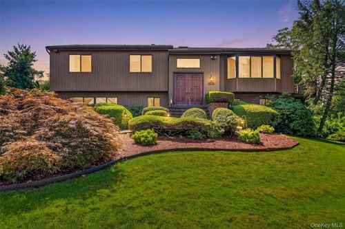 99 Skyview Ln, New Rochelle, NY, 10804-2926 | Card Image