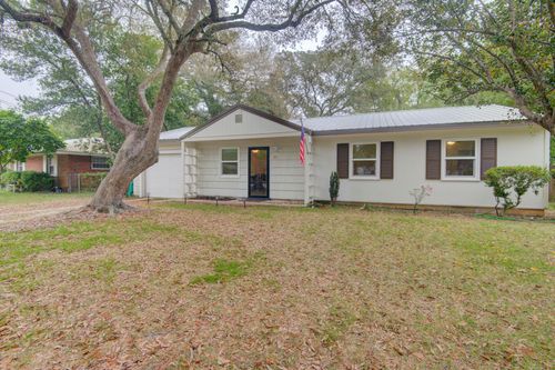 23 Miller St, Fort Walton Beach, FL, 32547-2728 | Card Image