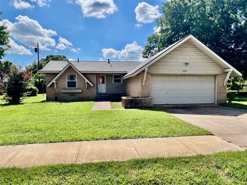 1421 N 9th St, Midlothian, TX, 76065-2102 | Card Image
