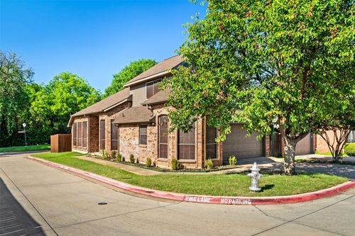 381 Arbor Ln, Euless, TX, 76039-3730 | Card Image