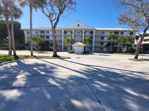 403-3511 Village Blvd, West Palm Beach, FL, 33409-7483 | Card Image