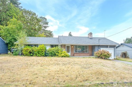 520 S 94th St, Tacoma, WA, 98444-6152 | Card Image