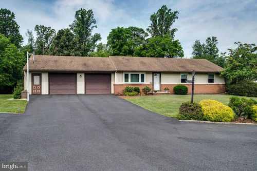 20 Mccormick Rd, MOHNTON, PA, 19540-8236 | Card Image