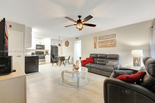 102-221 Se 9th Ave, Pompano Beach, FL, 33060-7318 | Card Image