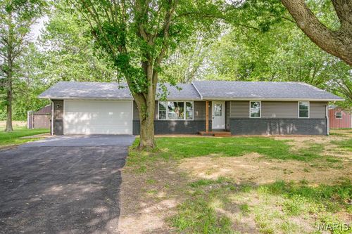 601 S A St, Vernon, IL, 62892-1611 | Card Image