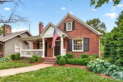 2121 Charlotte Dr, Charlotte, NC, 28203-5711 | Card Image