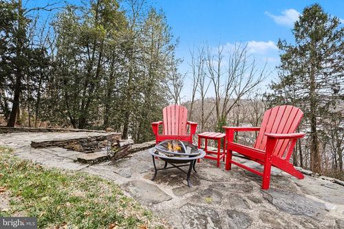 29 Hayward Hts, GLEN ROCK, PA, 17327-1105 | Card Image