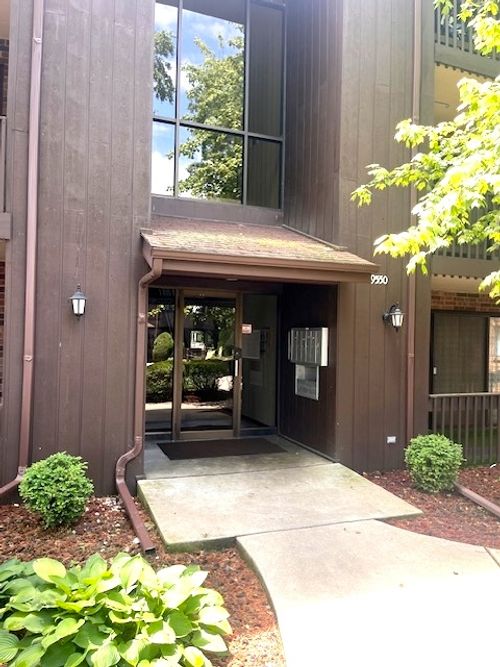 apt-2-9550 Mason Ave, Oak Lawn, IL, 60453-2857 | Card Image