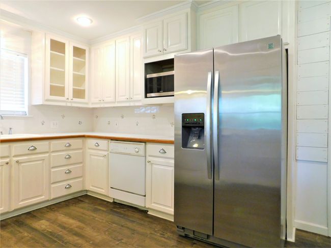 720 Chisholm Trl, House other with 3 bedrooms, 2 bathrooms and null parking in Denton TX | Image 9