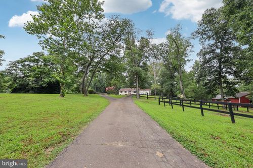 10102 Foxville Rd, WARRENTON, VA, 20186-8654 | Card Image
