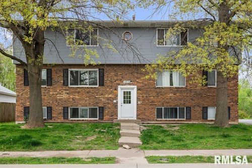 3536 Heatherton Dr, Davenport, IA, 52804-1145 | Card Image