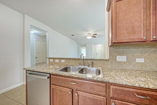 486 Nottingham Loop, House other with 3 bedrooms, 2 bathrooms and 4 parking in Kyle TX | Image 14