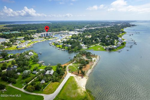 unit-303-4425 Arendell St, Morehead City, NC, 28557-2774 | Card Image