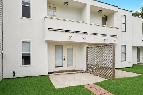 142 Saint Croix Dr, Mandeville, LA, 70448-4767 | Card Image