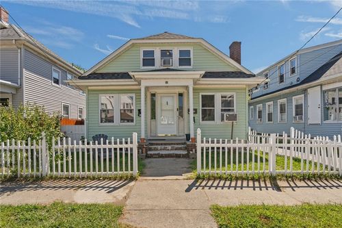 30 Cliffdale Ave, Cranston, RI, 02905-2625 | Card Image