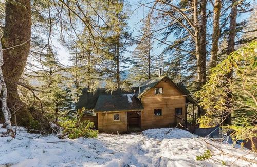 5390 Thane Rd, Juneau, AK, 99801-7720 | Card Image