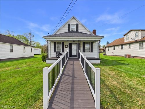 90 S 3rd St, Parkersburg, WV, 26101-2101 | Card Image