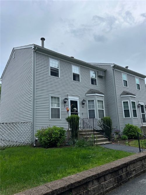 apt-101-565 Quaker Ln, West Warwick, RI, 02893-2162 | Card Image