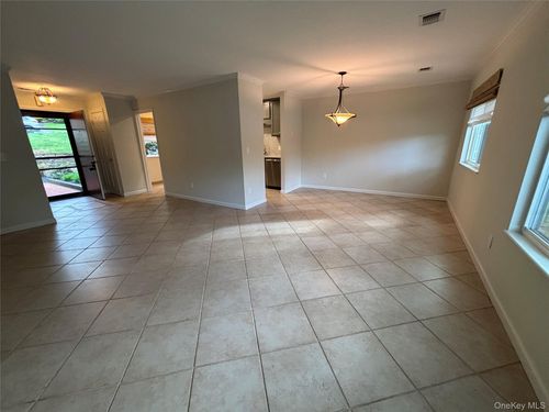 2905 Fox Ln, Poughkeepsie, NY, 12603-6937 | Card Image