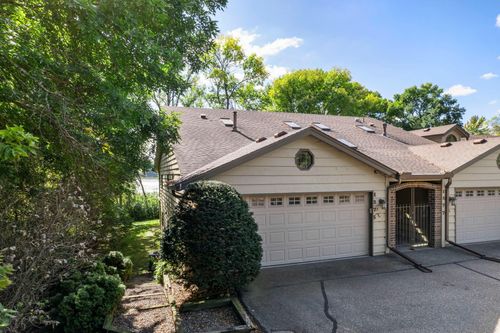 1275 Black Oaks Ct N, Plymouth, MN, 55447-3119 | Card Image