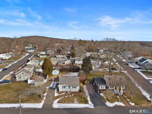 3 Sunnieside Dr, Niantic, CT, 06357-1711 | Card Image