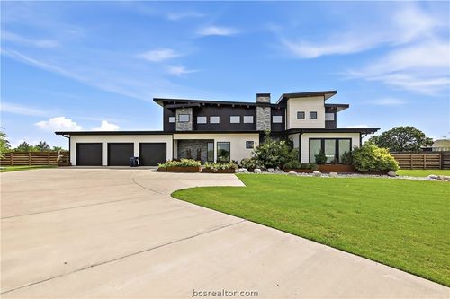 17600 Windsong Drive, College Station, TX, 77845 | Card Image