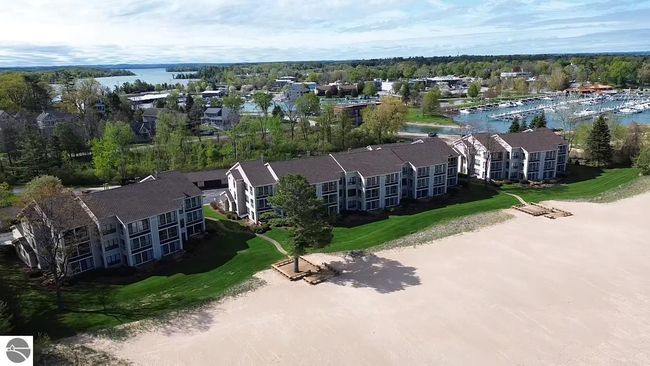3 - 9200 N Bayshore Dr, House other with 1 bedrooms, 2 bathrooms and null parking in Elk Rapids MI | Image 7