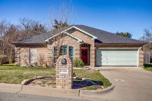 2226 Creek Side Dr, Weatherford, TX, 76087-3846 | Card Image