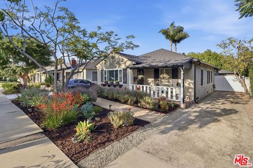 8024 Holy Cross Pl, Los Angeles, CA, 90045-2628 | Card Image