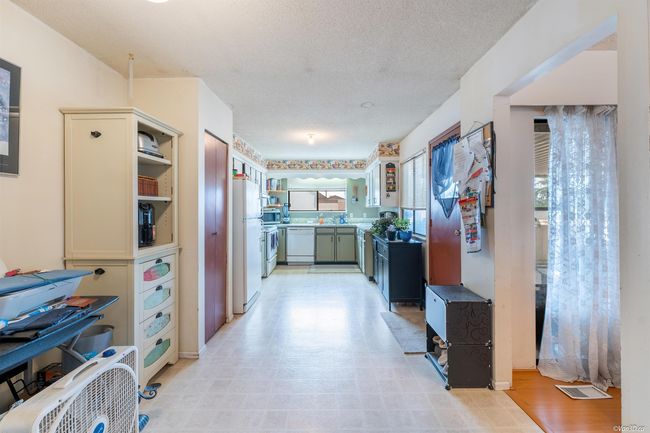 517 Draycott Street, House other with 5 bedrooms, 2 bathrooms and 4 parking in Coquitlam BC | Image 6