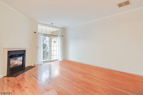 621 Binghampton Ln, Livingston, NJ, 07039-8260 | Card Image