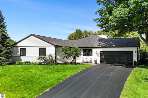 4272 Ridgemoor Dr, Traverse City, MI, 49684-8600 | Card Image