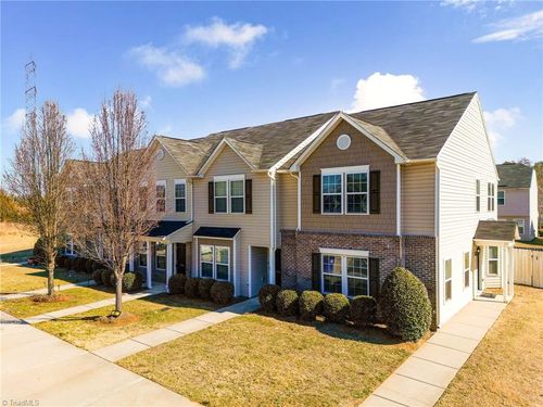 3933 Village Park Ct, Winston-Salem, NC, 27127-7468 | Card Image