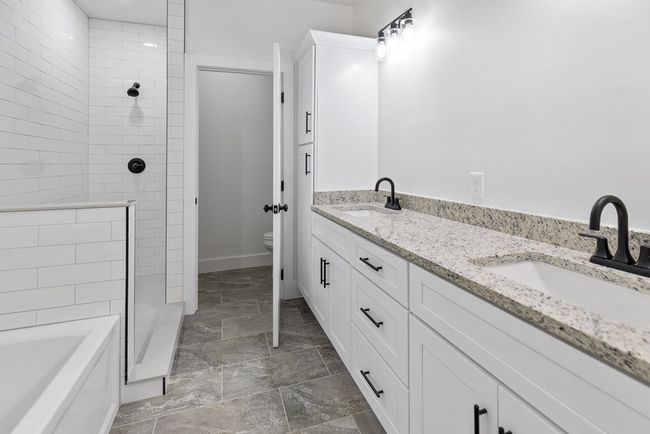 1807 Three Island Rd, Home with 3 bedrooms, 3 bathrooms and 5 parking in Walling TN | Image 35
