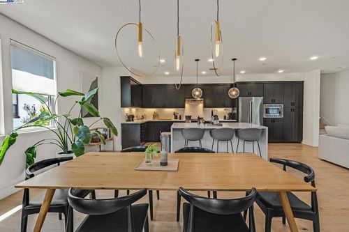 2683 5th St, Alameda, CA, 94501-6514 | Card Image