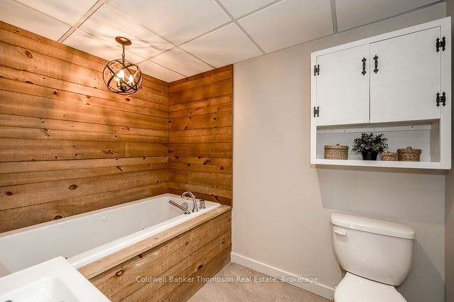 579 S Waseosa Lake Rd, House other with 3 bedrooms, 2 bathrooms and 10 parking in Huntsville ON | Image 34