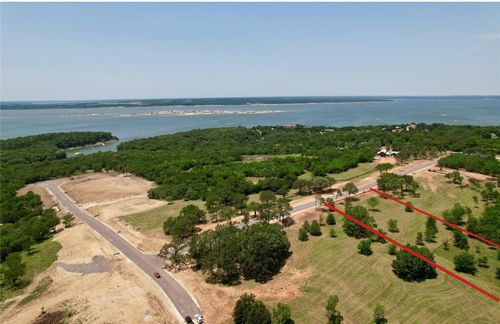 63 Crescent Dr, Pottsboro, TX, 75076-3179 | Card Image