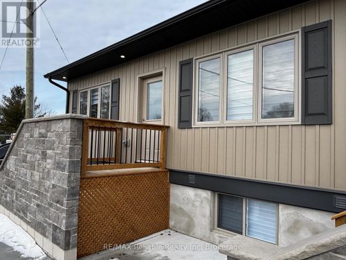 102-24 Albert Street, Central Huron (Clinton), ON, N0K1L0 | Card Image