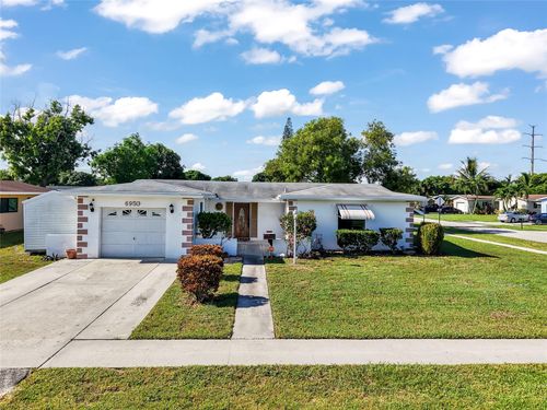 6950 Sw 9th Pl, North Lauderdale, FL, 33068-2520 | Card Image