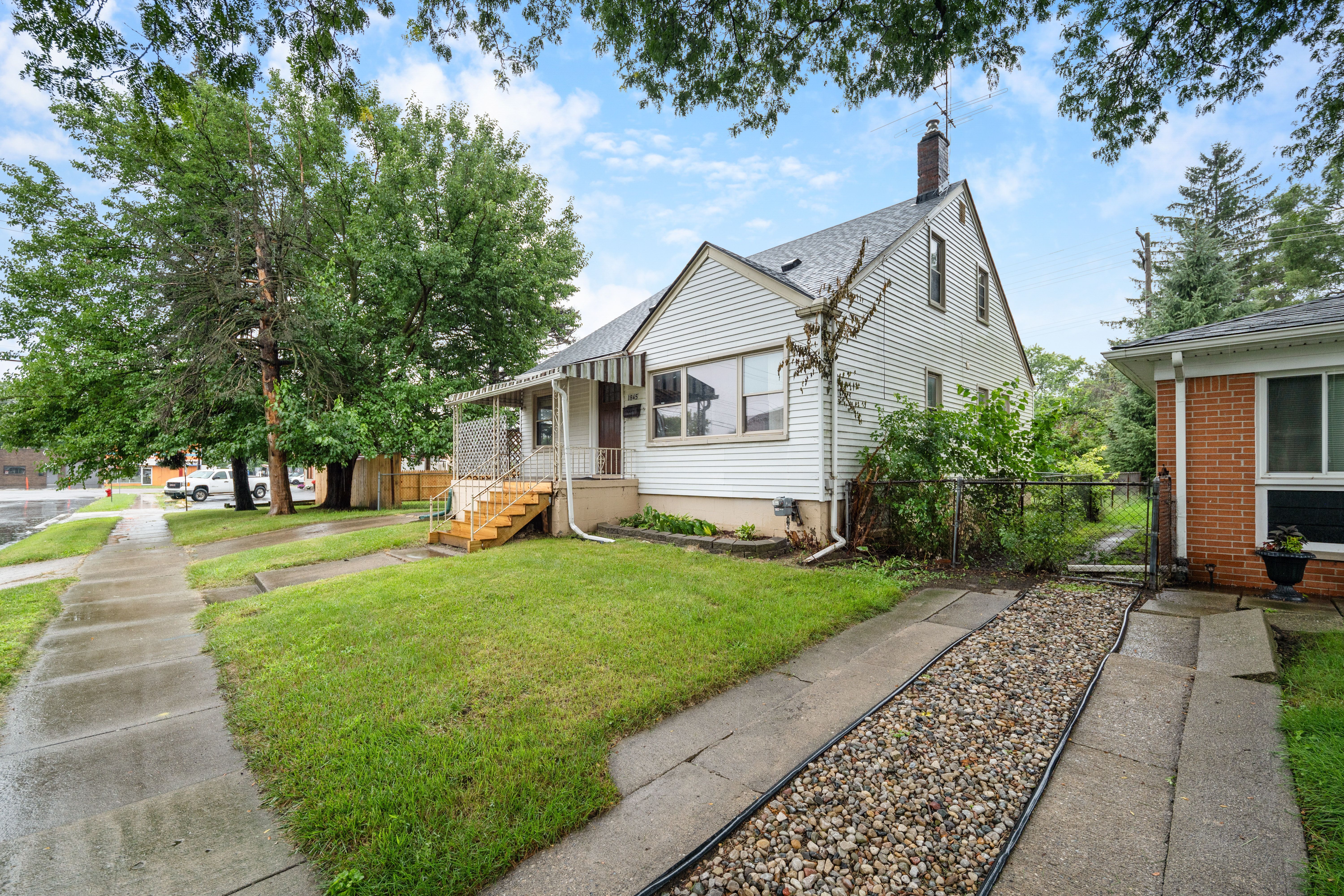 Almont St, Ferndale, MI 48220