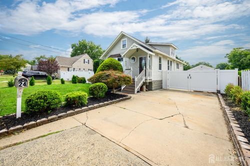 24 Crestwood Ave, Edison, NJ, 08817-5509 | Card Image