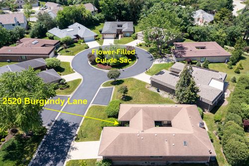 2520 Burgundy Ln, Northbrook, IL, 60062-7026 | Card Image