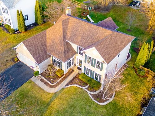 311 Briarwood Ln, Algonquin, IL, 60102-1984 | Card Image