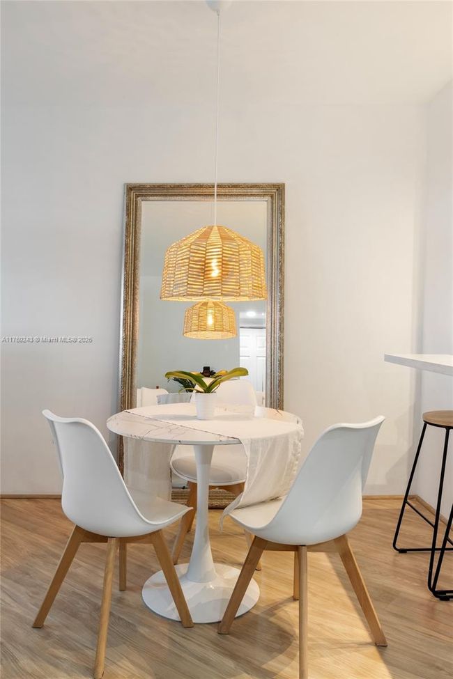 APT-1638 - 2899 Collins Ave, Condo with 1 bedrooms, 1 bathrooms and null parking in Miami Beach FL | Image 6