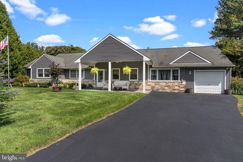923 Essex Rd, JENKINTOWN, PA, 19046-3407 | Card Image