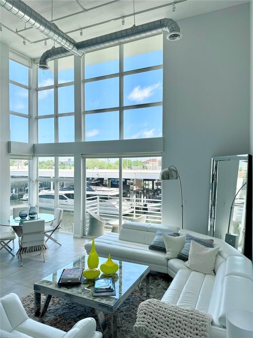 apt-202-1490 Se 15th St, Fort Lauderdale, FL, 33316-4712 | Card Image