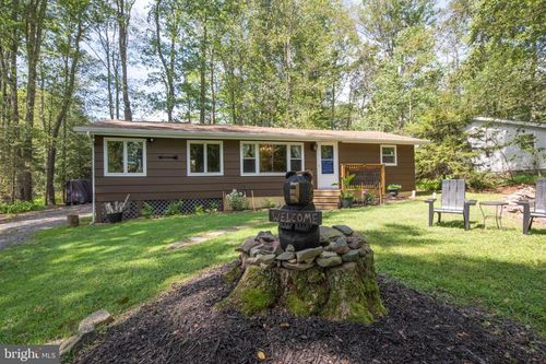 309 Caribou Dr, Pocono Lake, PA, 18347-7939 | Card Image