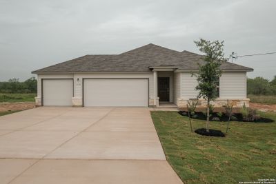 112 Reno Trail, House other with 3 bedrooms, 2 bathrooms and null parking in Floresville TX | Image 1